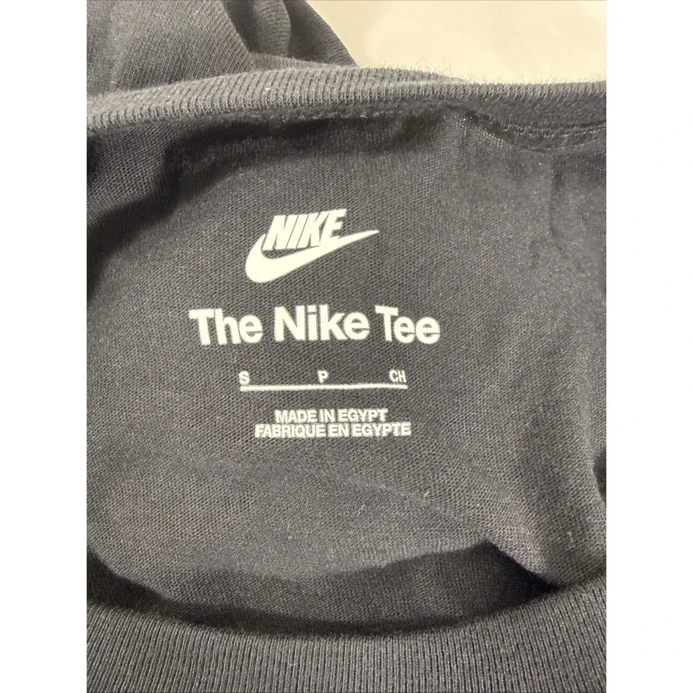 New Nike T-Shirt Size Small